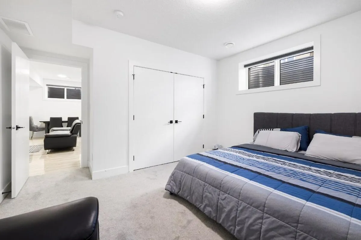 Spacious 2 Bedroom Suite In Edmonton, Canada Edmonton