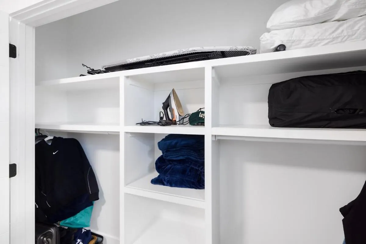 Spacious 2 Bedroom Suite In Edmonton, Canada 0*, Edmonton
