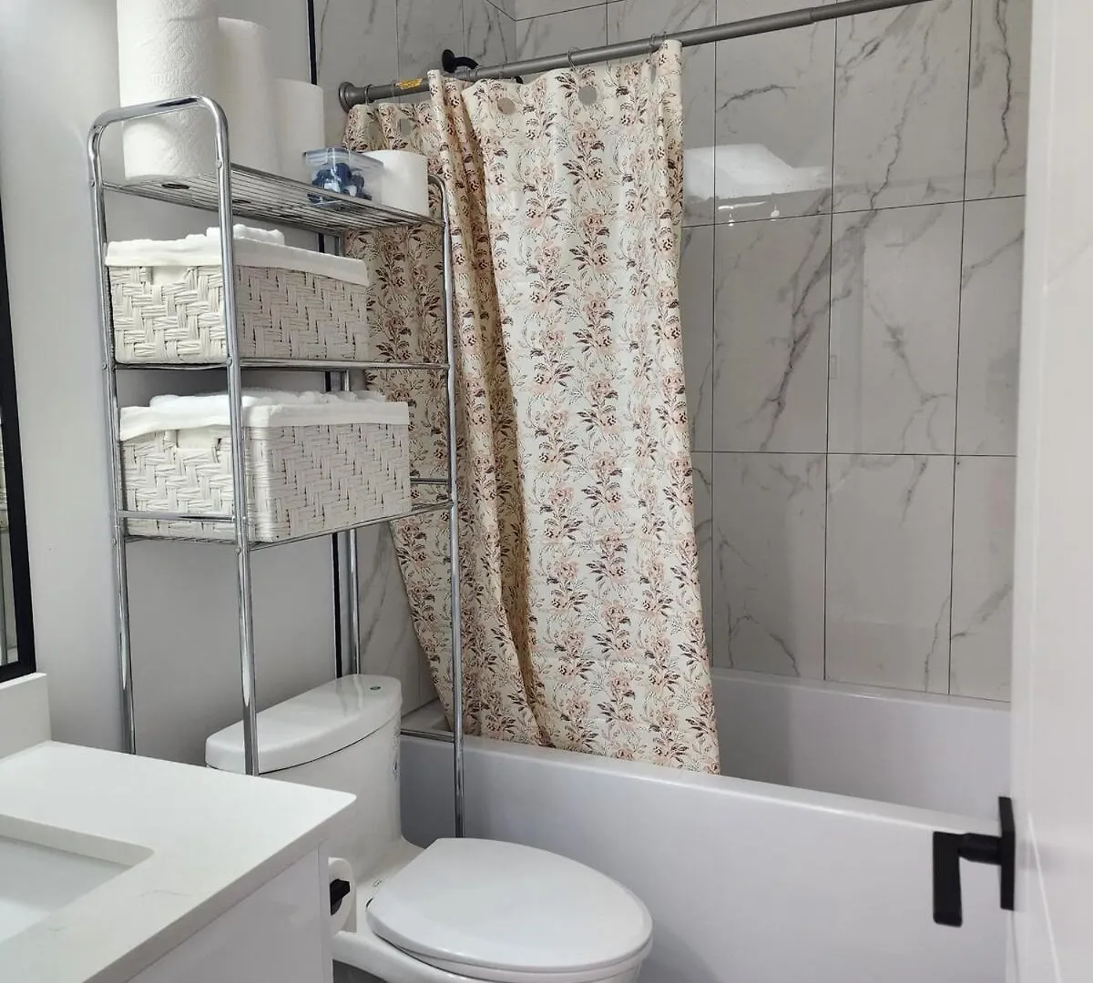 Spacious 2 Bedroom Suite In Edmonton, Canada Edmonton